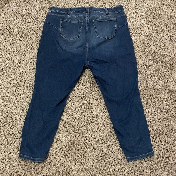 Torrid “Feel the Fit” Blue Jeans Size 24R - Picture 3 of 9